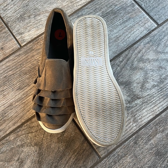 Mia Slip On Sneaker - Picture 5 of 5